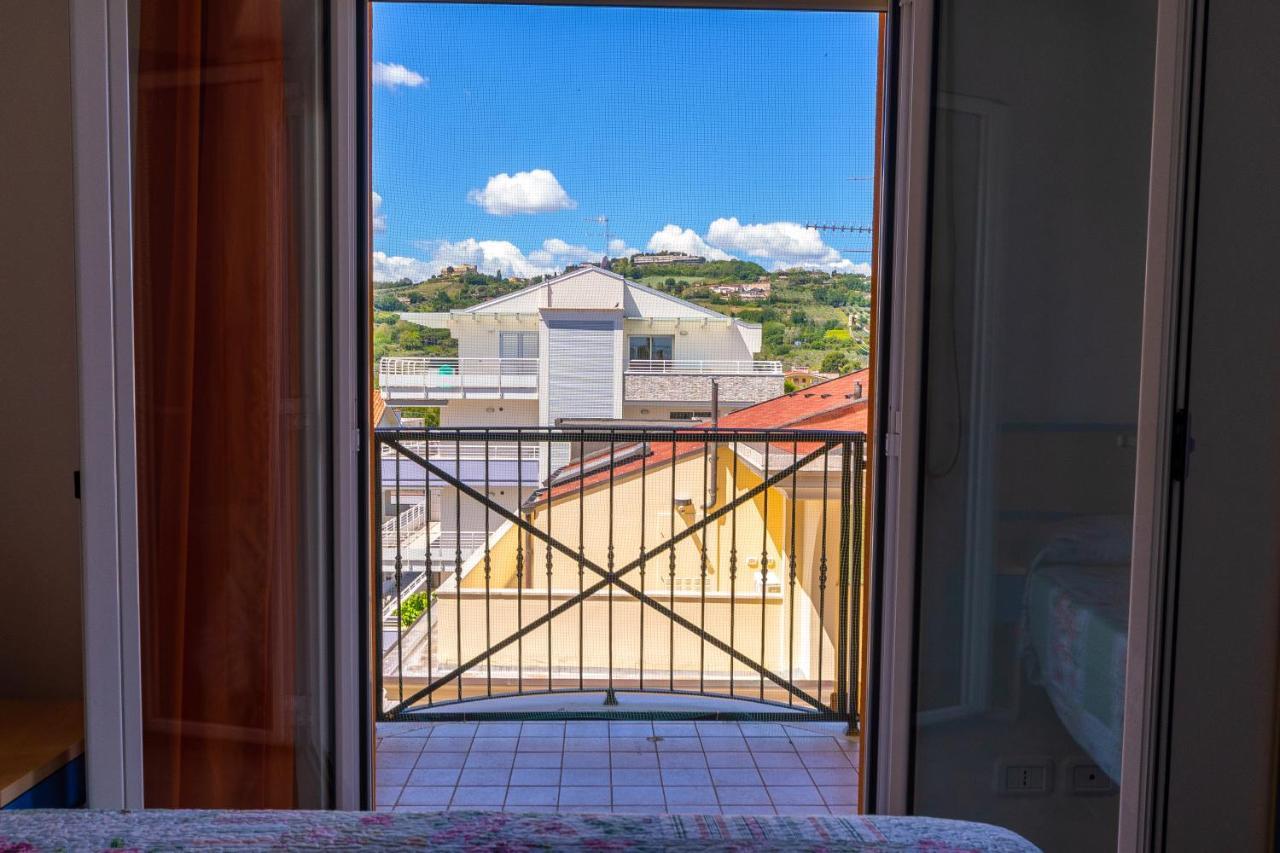 Residence Palazzo Sayonara Tortoreto Ngoại thất bức ảnh
