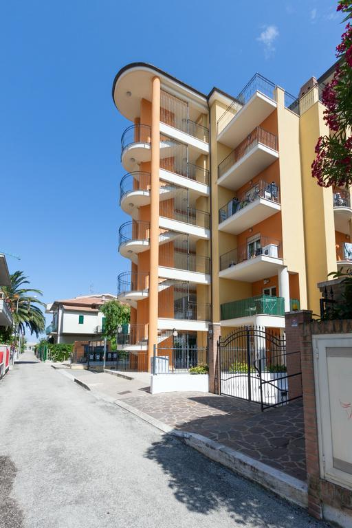Residence Palazzo Sayonara Tortoreto Ngoại thất bức ảnh