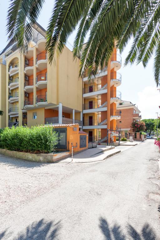Residence Palazzo Sayonara Tortoreto Ngoại thất bức ảnh