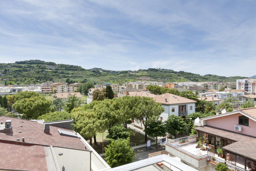 Residence Palazzo Sayonara Tortoreto Ngoại thất bức ảnh